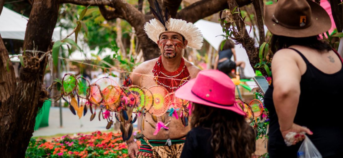 Comunidade Pataxó apresenta artesanato no Rancho do Peãozinho (Crédito: Thaís Ministro)