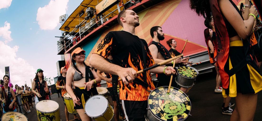 As apresentações acontecem no Setor Trio, espaço integrado ao novo formato do evento e acessado por todos os setores - Crédito: Indie Click