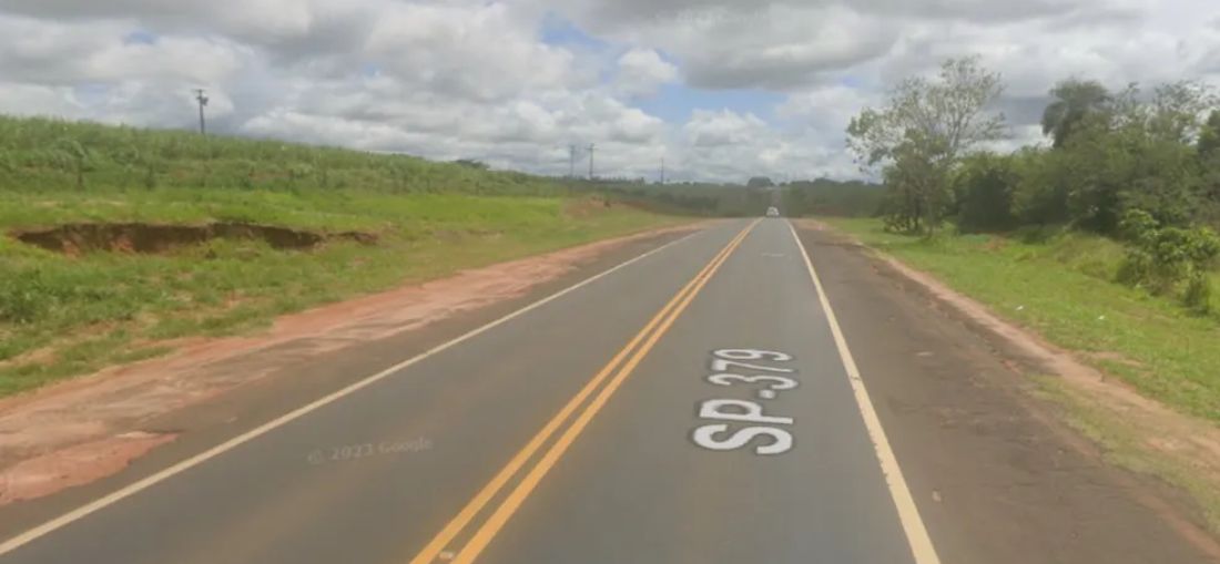 Motociclista e garupa morrem após acidente com carro em Urupês — Foto: Reprodução/Google Maps 