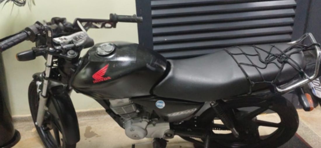 Motocicleta com chassi suprimido e placa adulterada é apreendida pela GCM no bairro Gabriel Hernandez