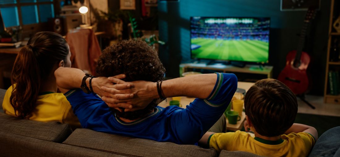 Levantamento da Acordo Certo, em parceria com a Equifax BoaVista, mostra que mais de 91% dos entrevistados devem assistir às partidas em casa | Créditos: Divulgação/Acordo Certo