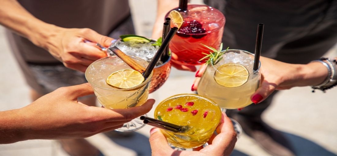 Verão: drinks com frutas refrescam e combinam com a estação mais quente do ano